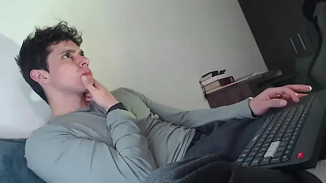 Snapshot of yourfavoriteboy__ chatting on 01/09/26, 12:13 yourfavoriteboy online show from 01/09/26, 12:13