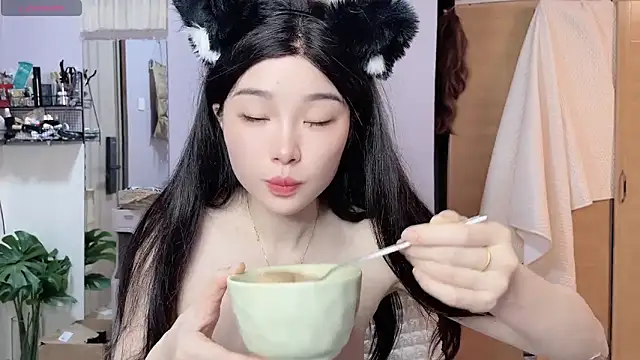 Y2Luvk online show from 02/07/26, 06:55