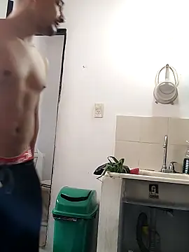 hoteder online show from 11/18/25, 02:43