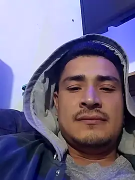 Snapshot of hoteder chatting on 12/21/25, 01:35 hoteder online show from 12/21/25, 01:35