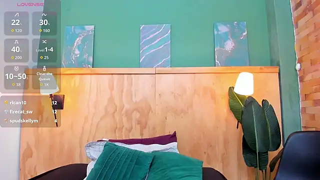 halleylorens online show from 03/03/26, 07:20