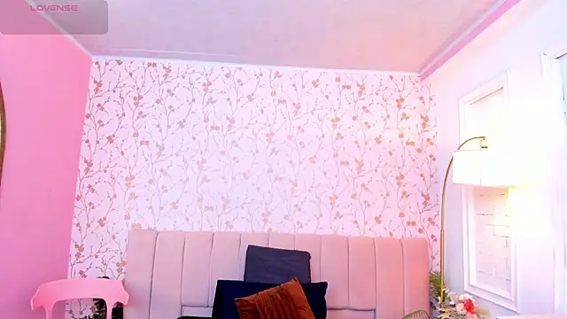 halleylorens online show from 07/11/26, 07:16
