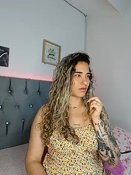 Snapshot of Miss-Melina chatting on 09/14/25, 04:22 Miss-Melina online show from 09/14/25, 04:22