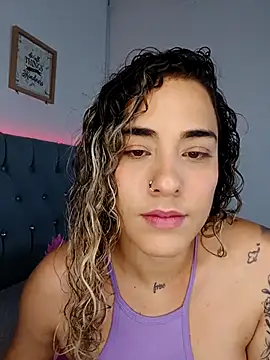 Snapshot of Miss-Melina chatting on 09/24/25, 10:35 Miss-Melina online show from 09/24/25, 10:35