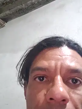 Snapshot of PAROQUI chatting on 06/08/26, 12:03 PAROQUI online show from 06/08/26, 12:03