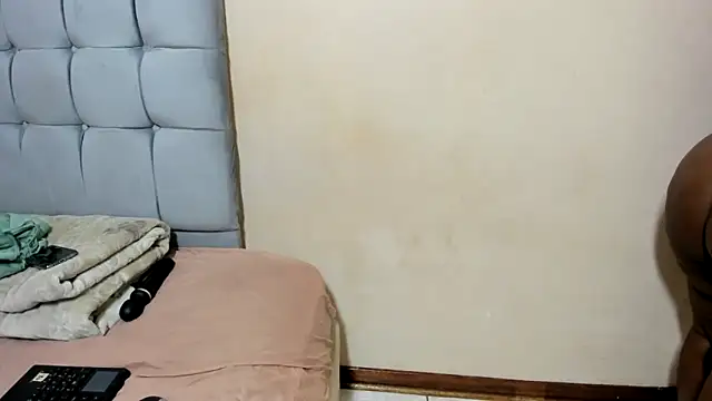 curveAss222 online show from 09/20/25, 12:11