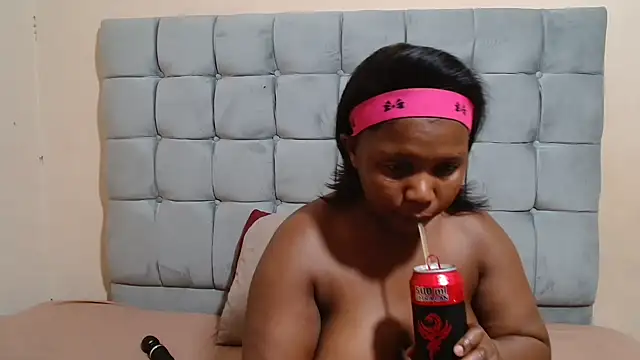 curveAss222 online show from 10/31/25, 04:19