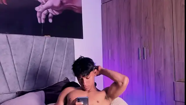 ZYZZ1312 online show from 09/12/25, 10:32