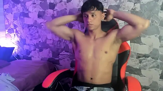 ZYZZ1312 online show from 04/17/26, 05:32