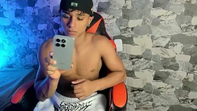 ZYZZ1312 online show from 04/24/26, 05:10