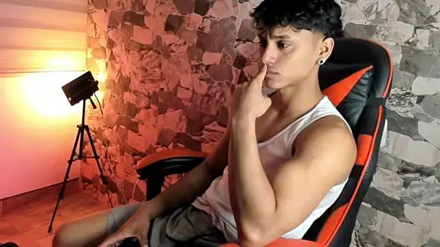 Snapshot of ZYZZ1312 chatting on 06/25/26, 01:16 ZYZZ1312 online show from 06/25/26, 01:16