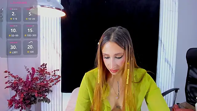 Snapshot of MONIK_FOX_CR chatting on 10/01/25, 08:15 MONIK FOX CR online show from 10/01/25, 08:15