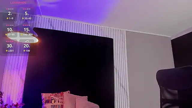 Snapshot of MONIK_FOX_CR chatting on 10/18/25, 07:36 MONIK FOX CR online show from 10/18/25, 07:36