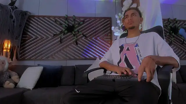 Adonis WB online show from 10/29/25, 09:27