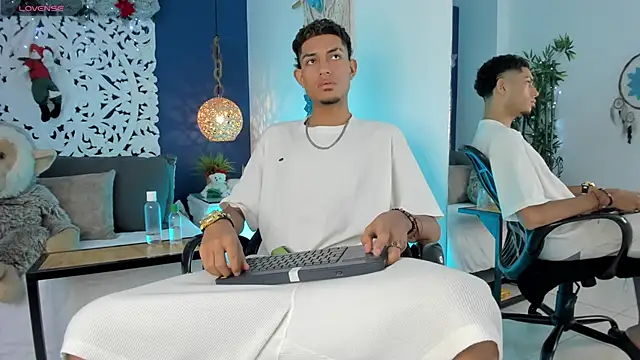 Adonis WB online show from 12/18/25, 08:15