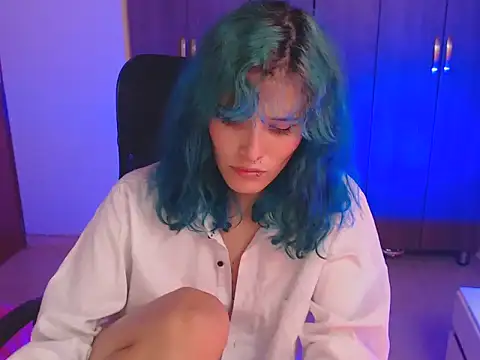 Snapshot of LITTLENAMI_ chatting on 10/14/25, 02:01 LITTLENAMI  online show from 10/14/25, 02:01