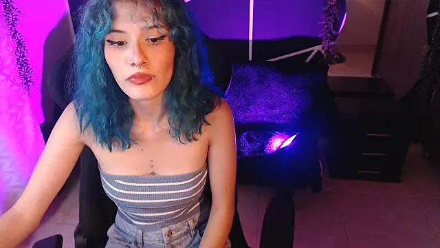 Snapshot of LITTLENAMI_ chatting on 10/18/25, 12:13 LITTLENAMI  online show from 10/18/25, 12:13