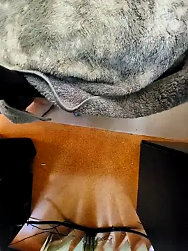 Snapshot of jizzz123 chatting on 10/10/25, 01:15 jizzz123 online show from 10/10/25, 01:15