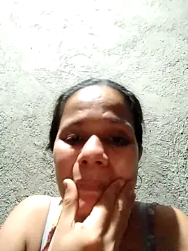 Snapshot of bomb_shiela chatting on 10/21/25, 12:17 bomb shiela online show from 10/21/25, 12:17