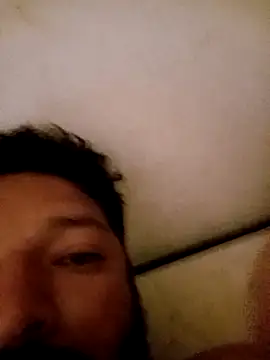 Snapshot of hendy692 chatting on 10/12/25, 12:15 hendy692 online show from 10/12/25, 12:15