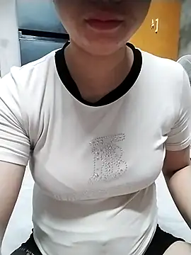 Mie rose online show from 04/15/26, 10:32