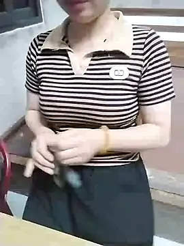 Mie rose online show from 04/17/26, 12:57