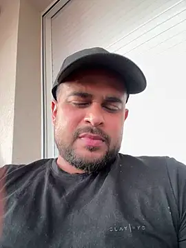 Rodrigopraba online show from 04/28/26, 07:02
