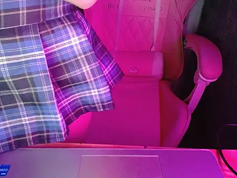 Snapshot of ahoa_Tk chatting on 10/02/25, 09:00 ahoa Tk online show from 10/02/25, 09:00