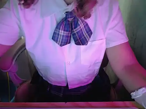 Snapshot of ahoa_Tk chatting on 10/18/25, 05:21 ahoa Tk online show from 10/18/25, 05:21