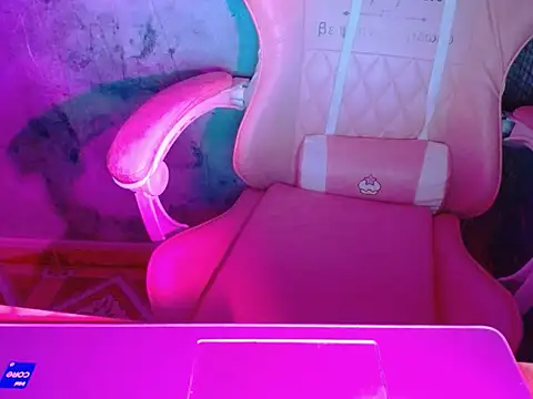 Snapshot of ahoa_Tk chatting on 10/29/25, 08:54 ahoa Tk online show from 10/29/25, 08:54