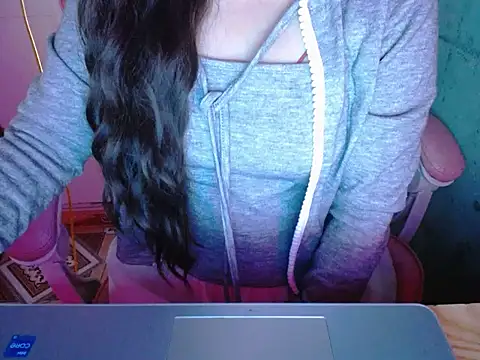 Snapshot of ahoa_Tk chatting on 11/01/25, 06:15 ahoa Tk online show from 11/01/25, 06:15