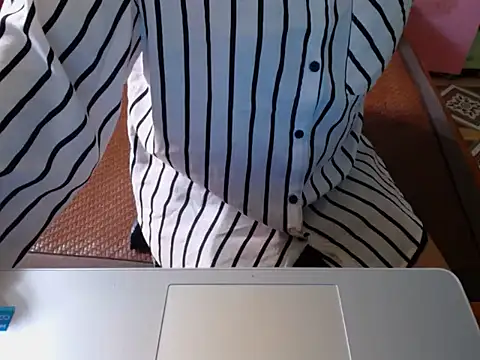 Snapshot of ahoa_Tk chatting on 11/12/25, 05:52 ahoa Tk online show from 11/12/25, 05:52