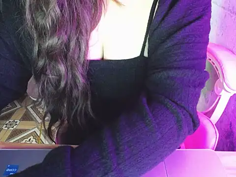 Snapshot of ahoa_Tk chatting on 11/20/25, 05:07 ahoa Tk online show from 11/20/25, 05:07