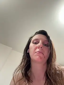 Snapshot of blissyboo123 chatting on 10/14/25, 06:42 blissyboo123 online show from 10/14/25, 06:42