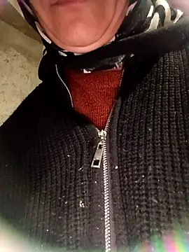 ezgi2545 online show from 02/25/26, 10:52