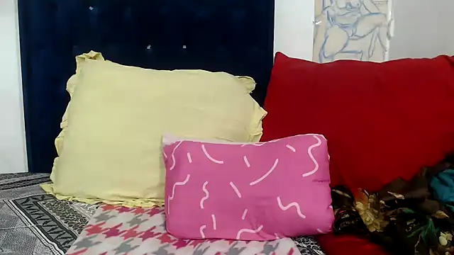 BUNNYCHOWX28 online show from 04/04/26, 01:48