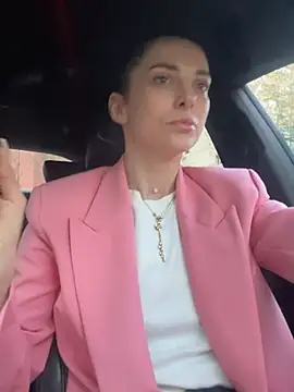 EllyLynn online show from 04/19/26, 05:01