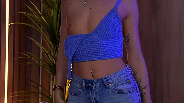 EllyLynn online show from 04/21/26, 02:04