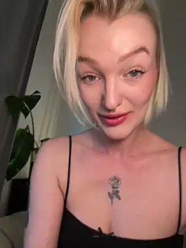 Snapshot of lovecassyrose chatting on 04/11/26, 10:19 lovecassyrose online show from 04/11/26, 10:19
