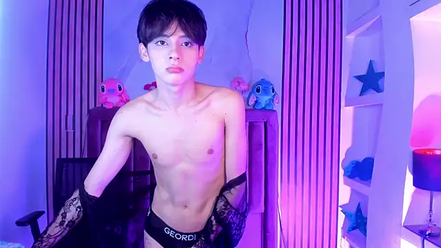 MathiasGreen  online show from 12/05/25, 03:04