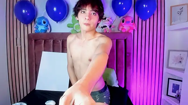 MathiasGreen  online show from 02/15/26, 03:14