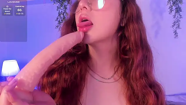 Nicolle Evanss  online show from 11/14/25, 04:44