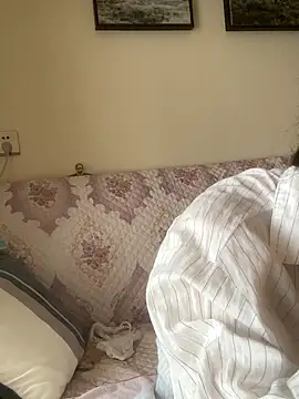 Mier-cn online show from 09/10/25, 01:49