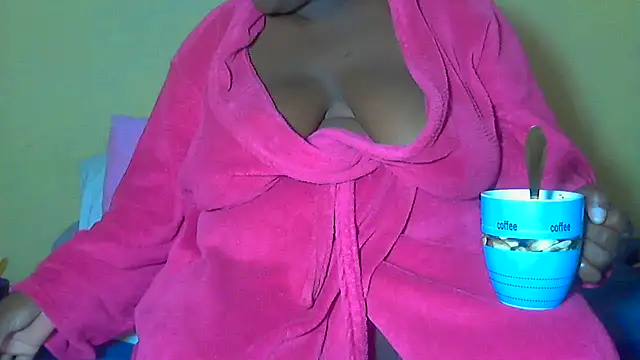 Snapshot of AnnabigpussyXO chatting on 05/23/26, 08:29 AnnabigpussyXO online show from 05/23/26, 08:29