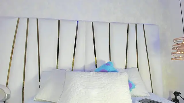 bonnie sm online show from 09/26/25, 07:18