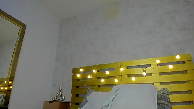 bonnie sm online show from 11/23/25, 07:02