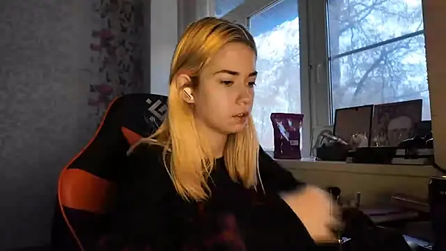 Witching Moon online show from 11/24/25, 07:30