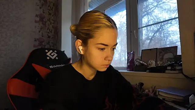 Witching Moon online show from 11/26/25, 08:26