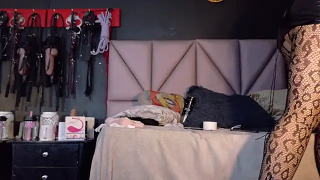 EvaSabath online show from 04/23/26, 04:42