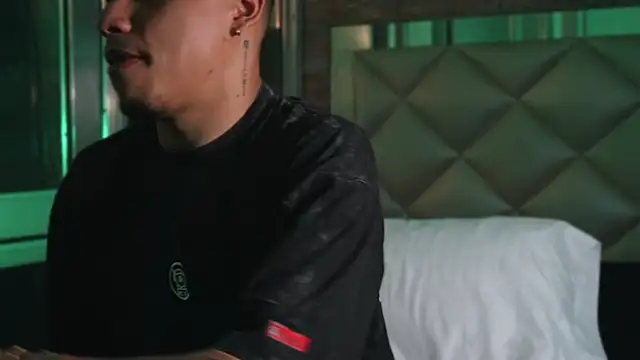 AlphaMasterXxx online show from 04/13/26, 03:56